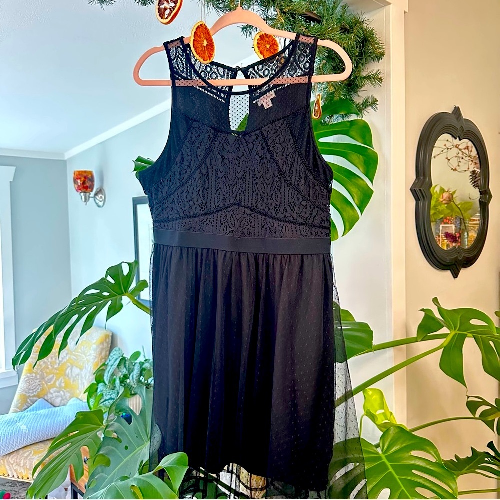 Black Lace Sleeveless Cocktail Dress - XL